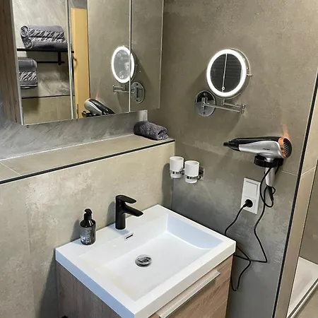 Apartment Nrw -ferienwohnung-neu Renoviert! Zuhause Auf Zeit In Nussberg