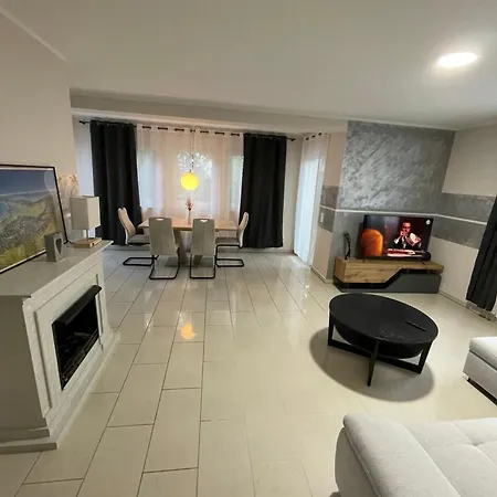 Nrw -ferienwohnung-neu Renoviert! Zuhause Auf Zeit In Nussberg